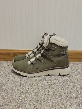 Ryka Olive Green Faux-Shearling Lace-Up Winter Boot Sz 8 Athleisure Outdoor Fall